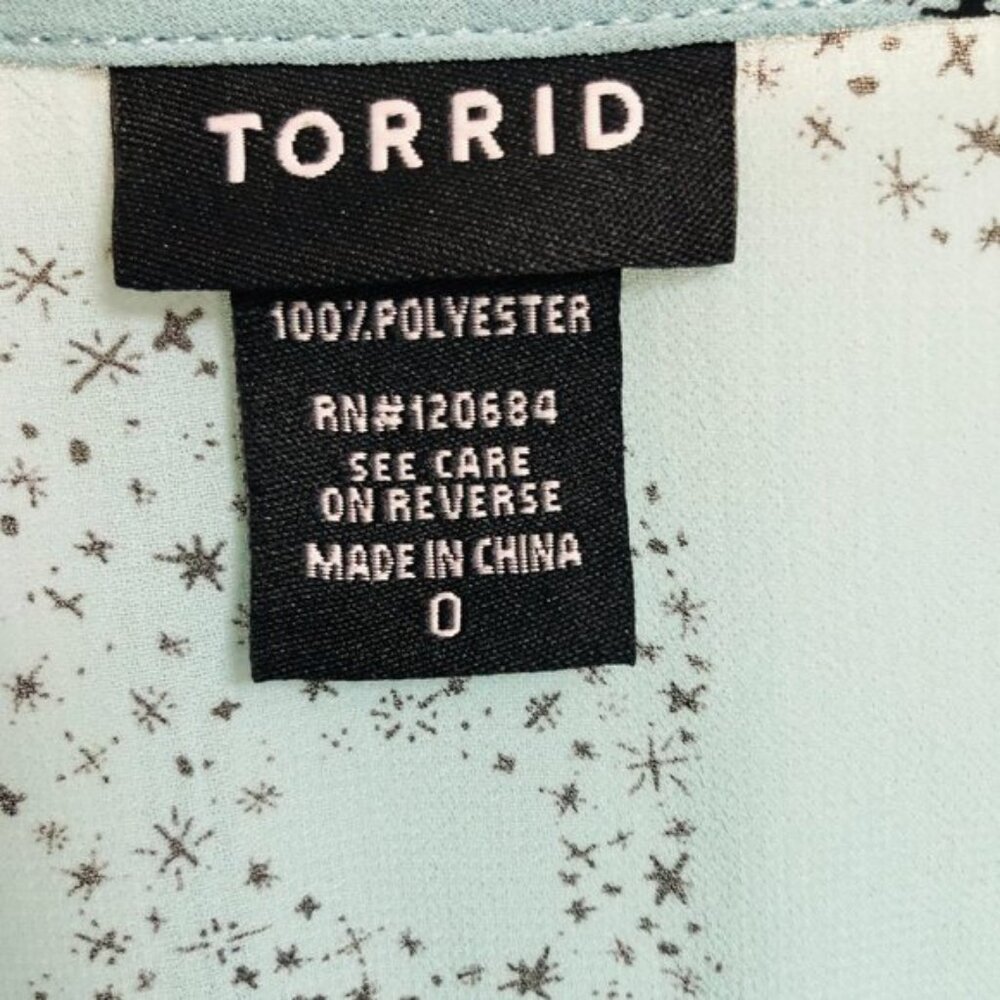 Torrid Blue/Black Starry Skull Chiffon Roll Tab Sleeve Top - Size 0 - Picture 4 of 4